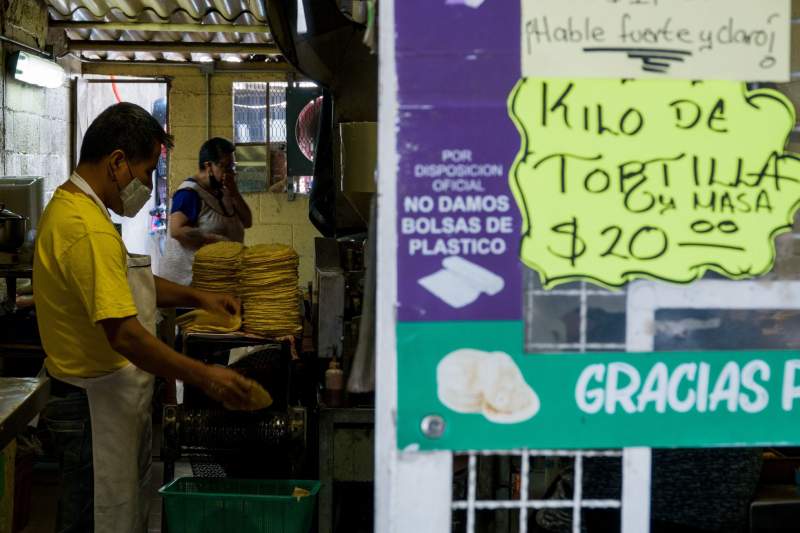 El precio de la tortilla pone contra las cuerdas la alimentación de México