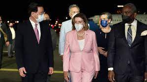 Nancy Pelosi desafía las amenazas chinas con su llegada a Taiwán