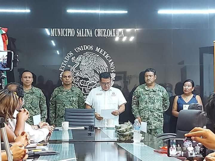 De la Secretaría de Marina, nuevos mandos policiacos en Salina Cruz
