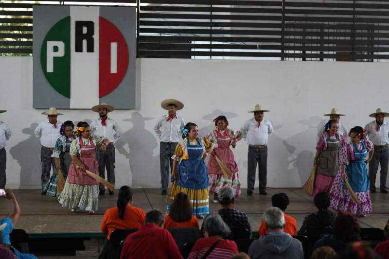 Tradiciones y cultura, valores que hay que promover: Javier Villacaña