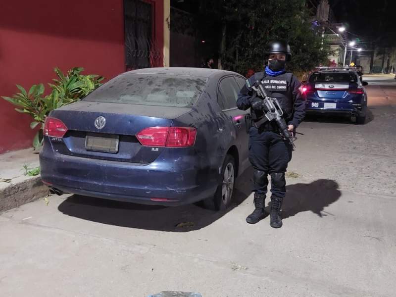Policía de Santa Lucía asegura vehículo con reporte de robo