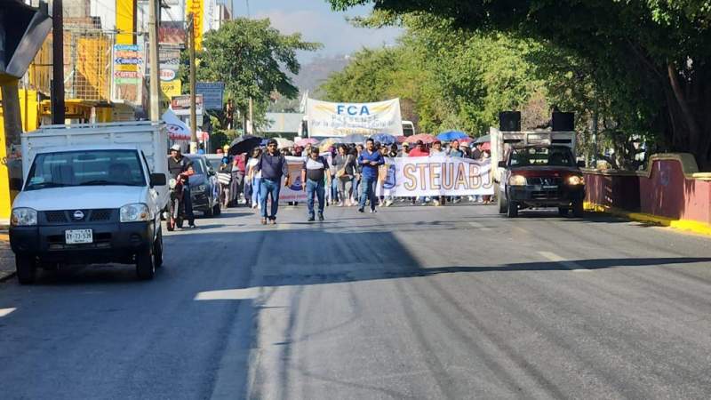 Se multiplican las marchas y protestas en Oaxaca este viernes.