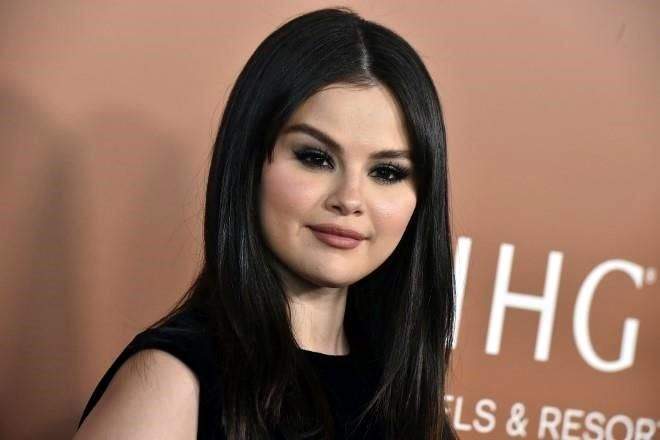 Selena Gomez asegura que cambios físicos son por medicamento