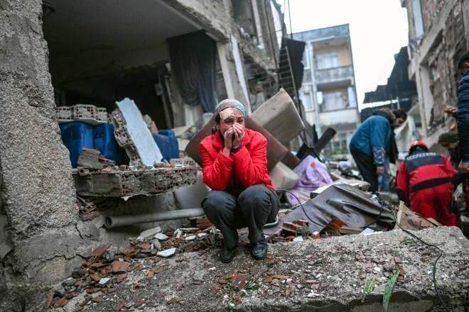 Turquía declara emergencia; van 5 mil muertos por sismo