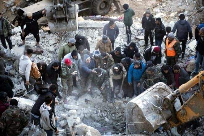 Van 11 mil muertos en Turquía y Siria; frío afecta rescate