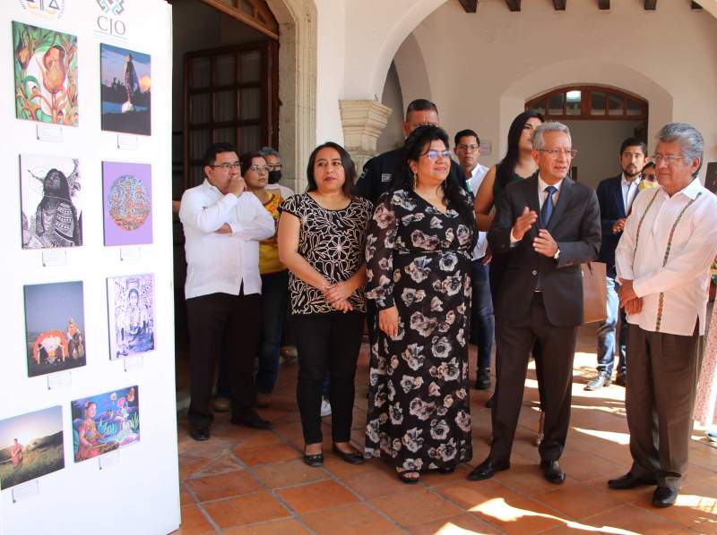 Alberga palacio municipal de Oaxaca de Juárez exposición del PJEO sobre Derechos Humanos