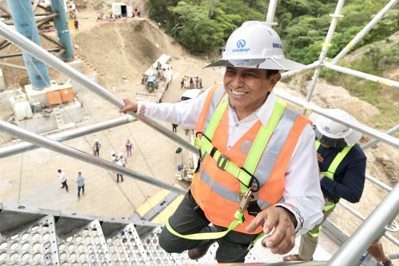 Supervisa Gobernador Salomón Jara avances del viaducto de San Vicente Coatlán