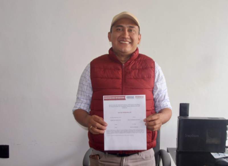 Nino Morales, se registra como aspirante al Senado de la República