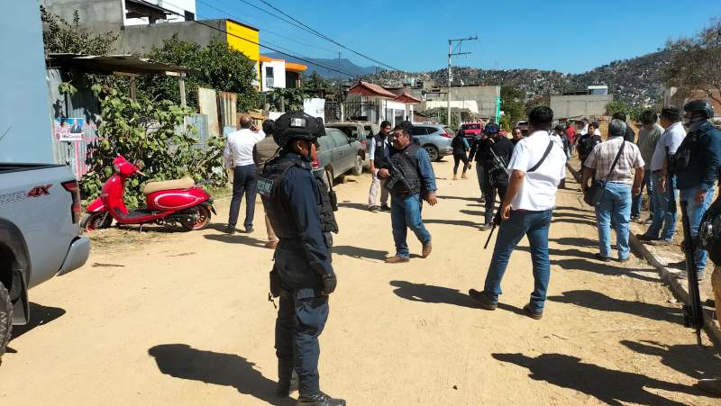 FGEO detiene a dos personas tras agresión a elementos de la AEI en San Jacinto Amilpas