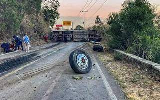 Accidente en Malinalco; fallecen 14 peregrinos