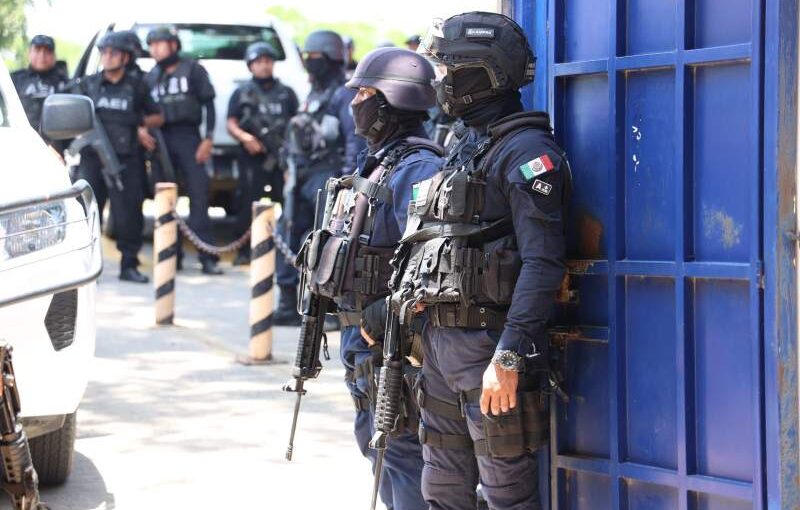 Fiscalía de Oaxaca junto con gobierno Federal y Estatal aplican Operación Sable y toman control de Policía Municipal y C2 en Juchitán para garantizar seguridad