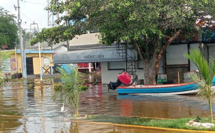 Se desborda laguna en Altamira, Tamaulipas